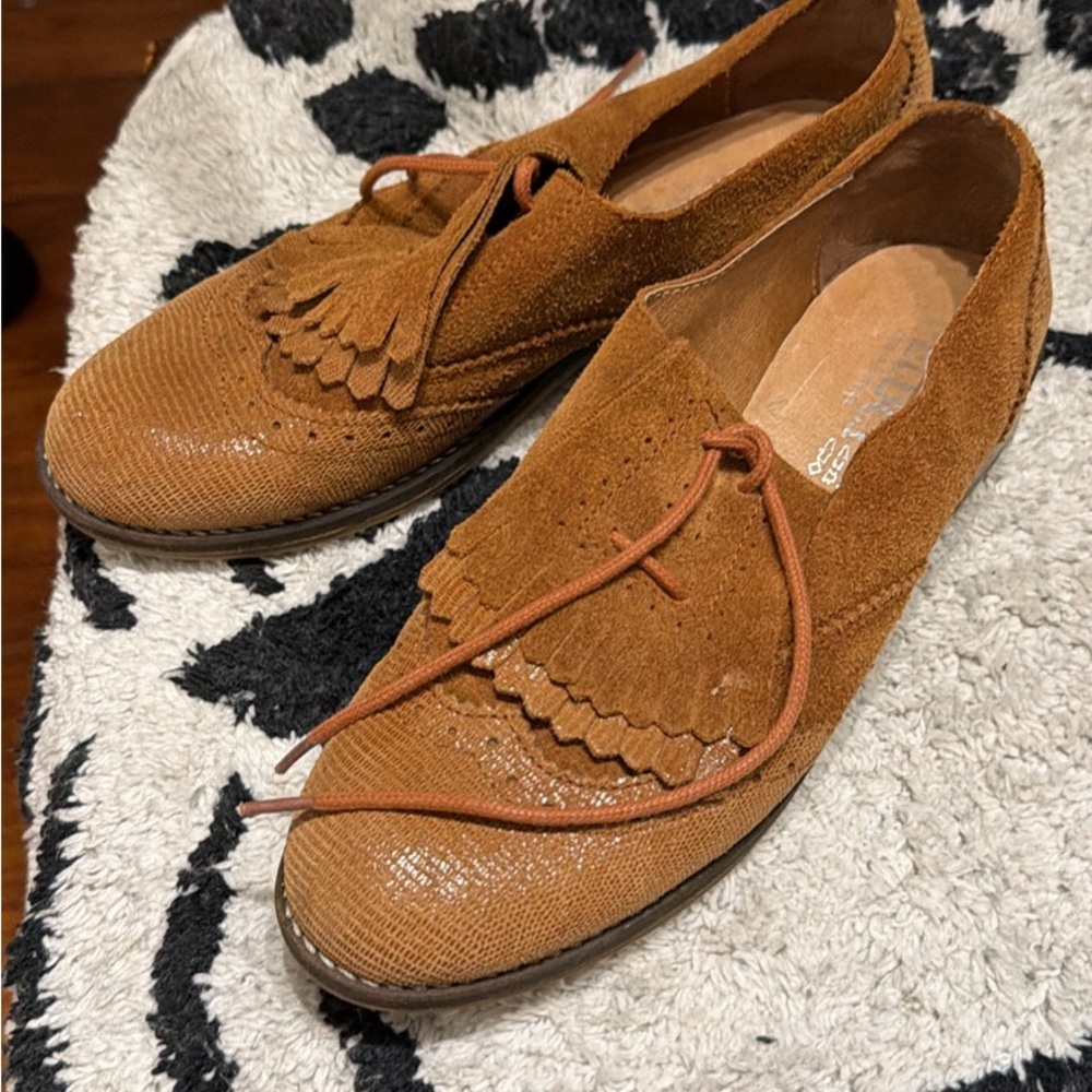 Women’s Brown Suede Tassel Lace-Up Loafers
